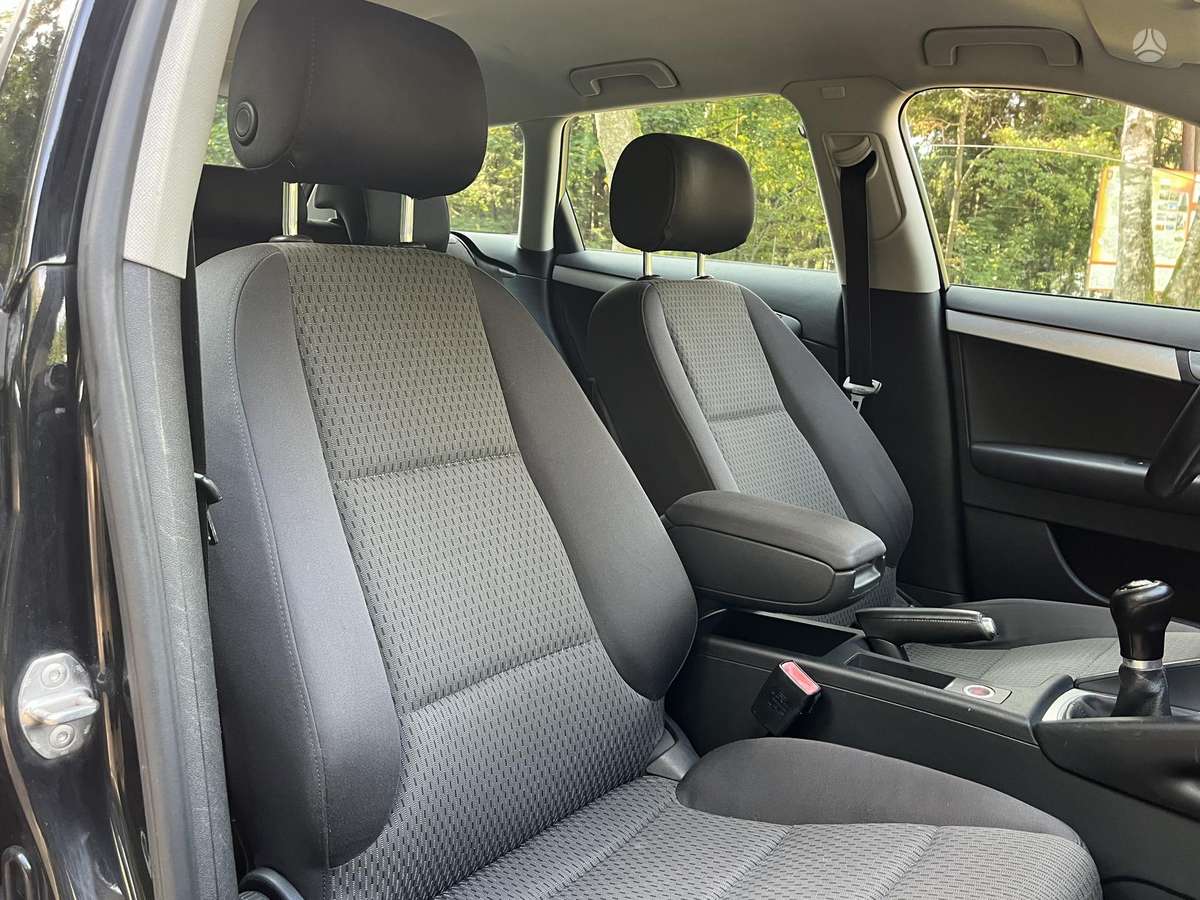 Audi A3, 1.6 l., hatchback
