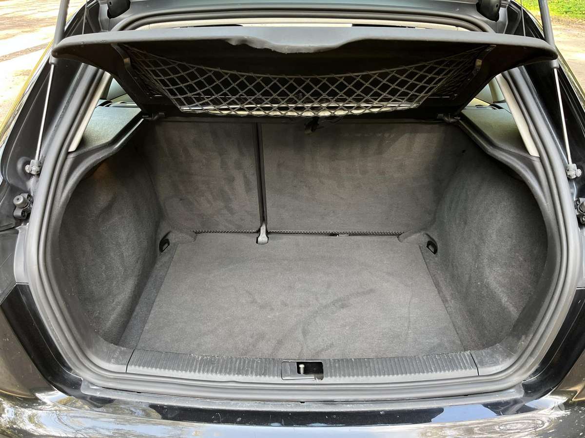 Audi A3, 1.6 l., hatchback