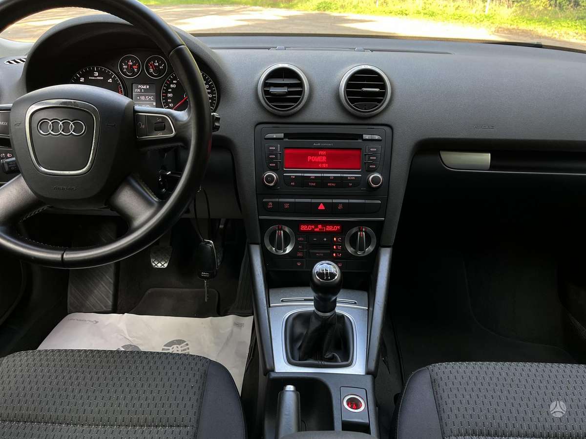 Audi A3, 1.6 l., hatchback