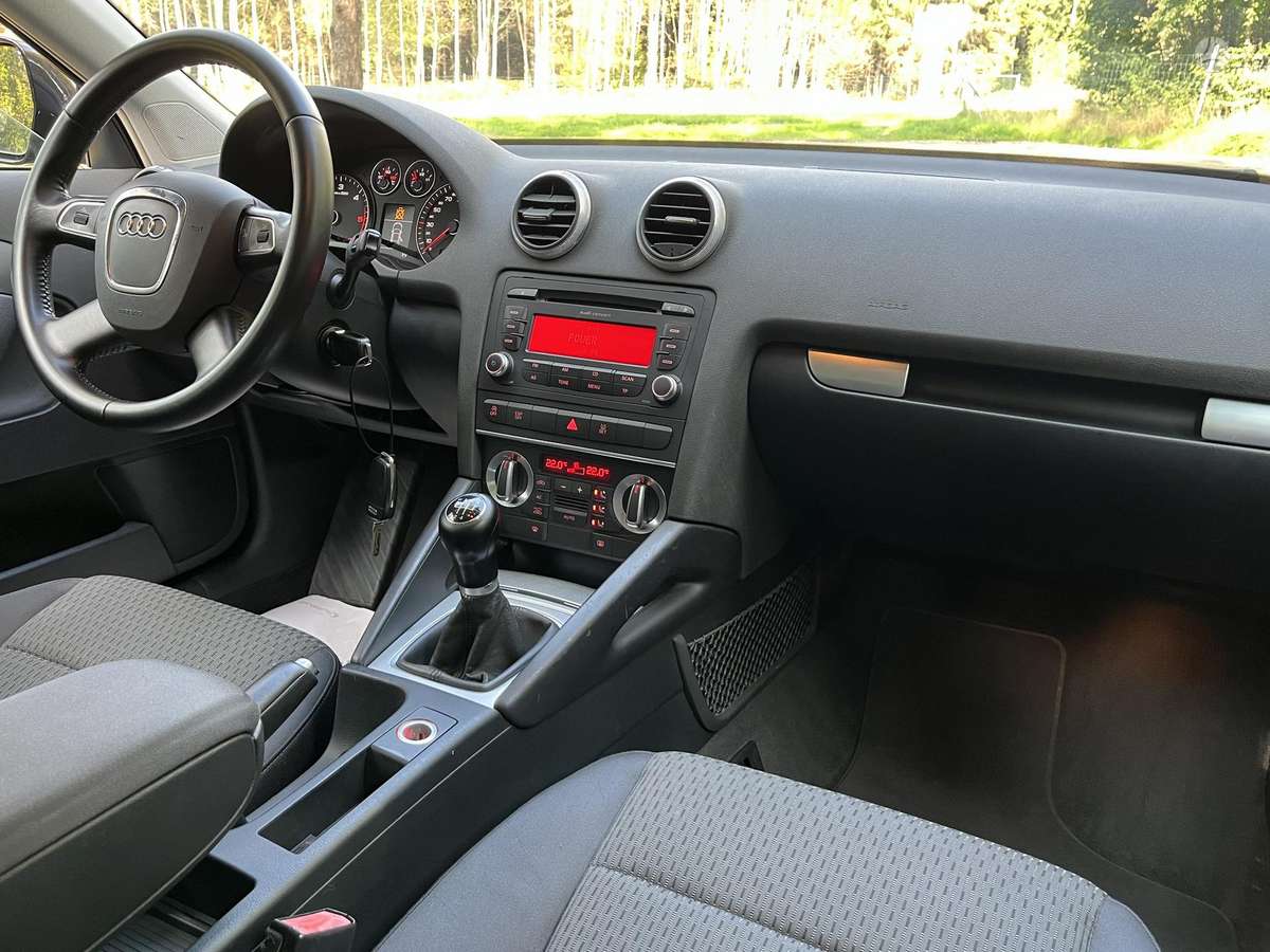 Audi A3, 1.6 l., hatchback