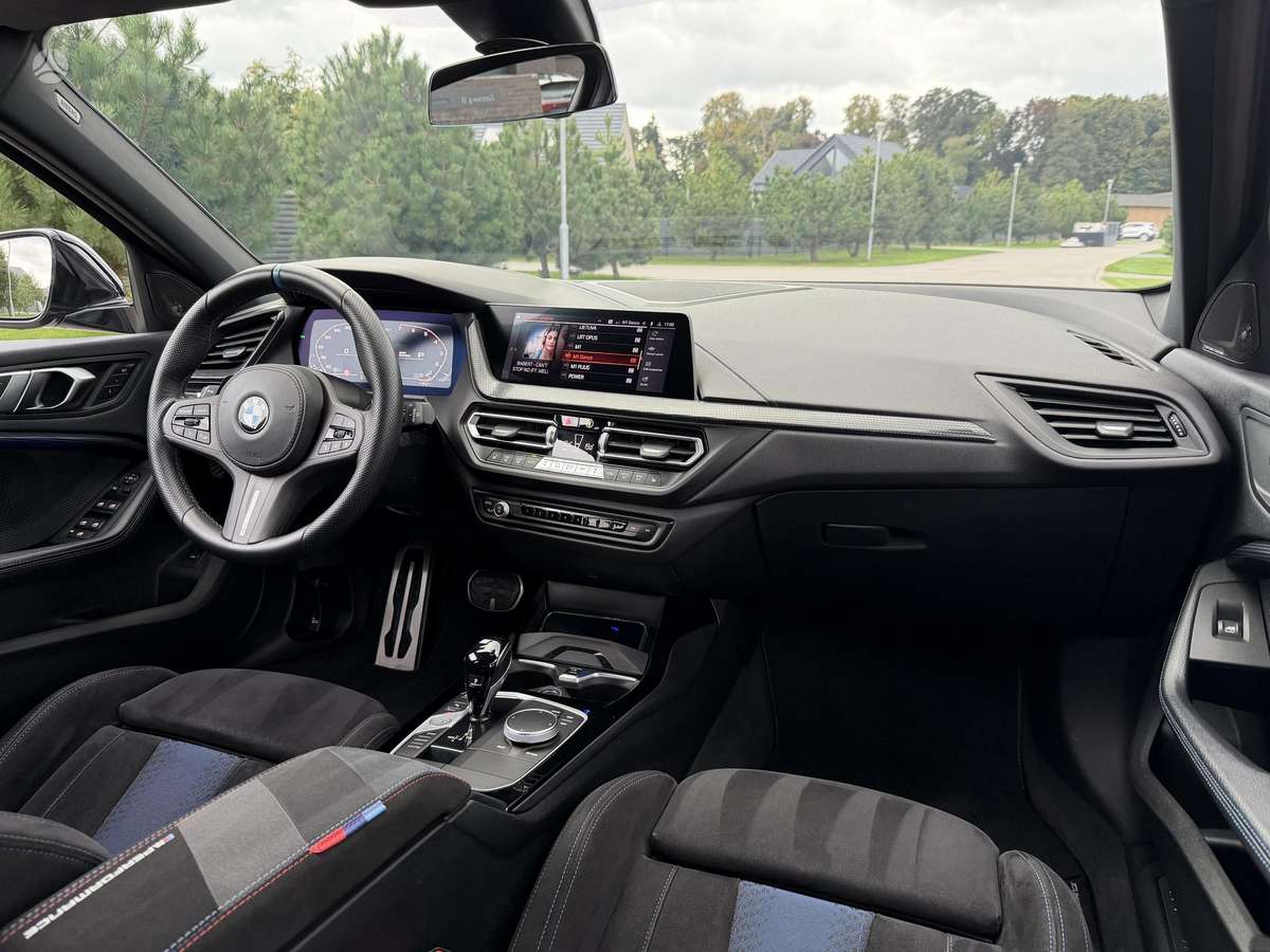 BMW M135, 2.0 l., hatchback