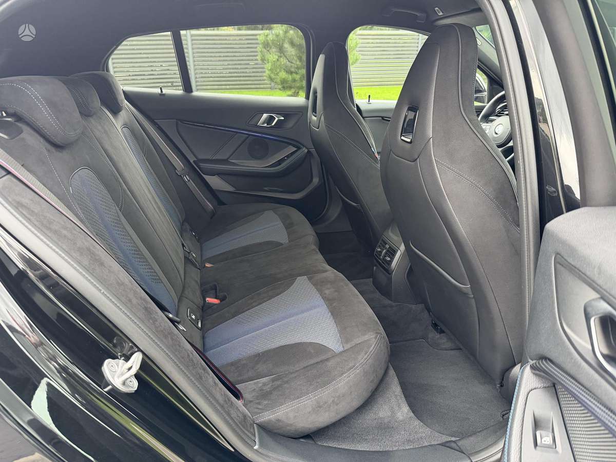 BMW M135, 2.0 l., hatchback