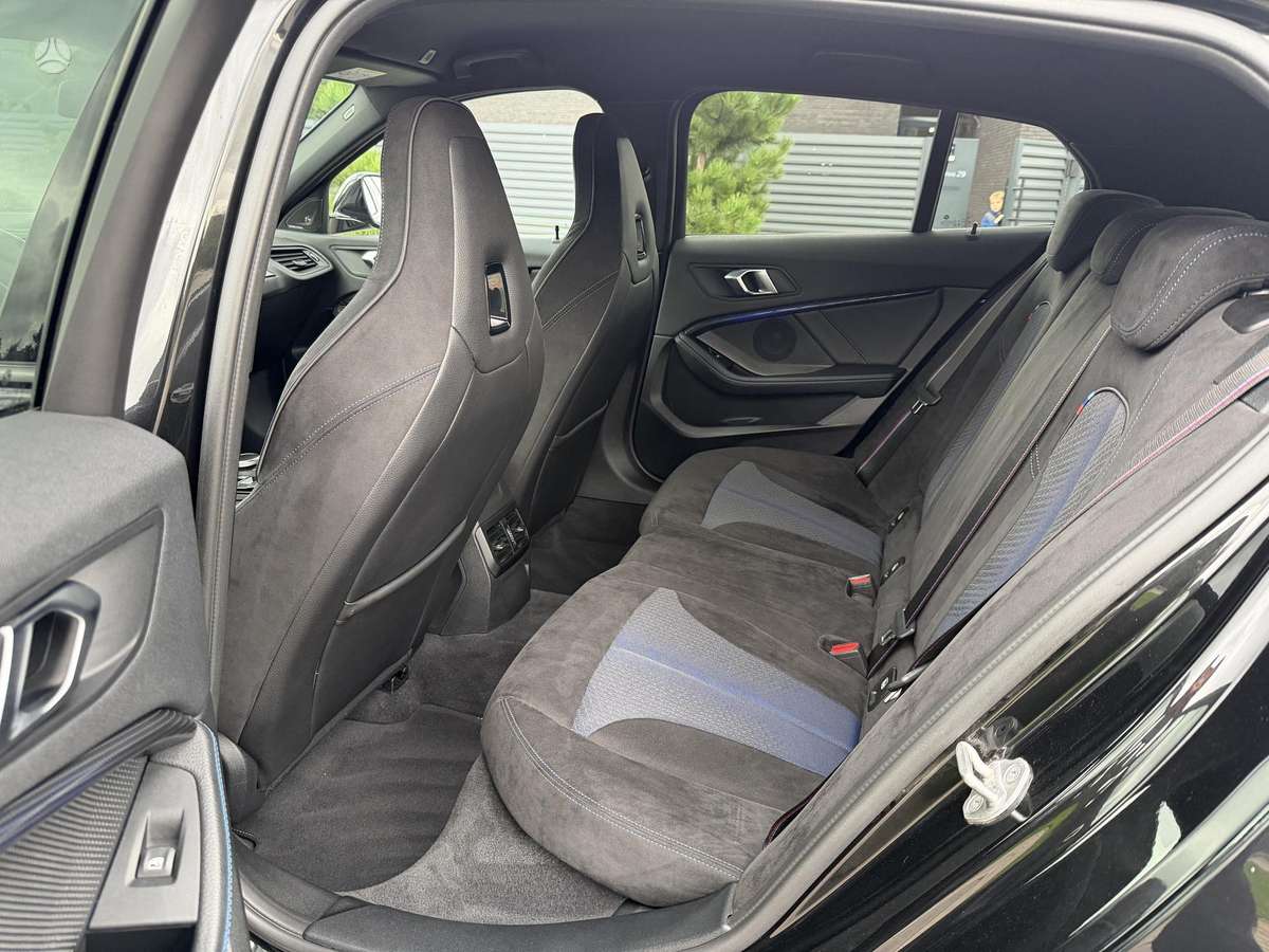BMW M135, 2.0 l., hatchback