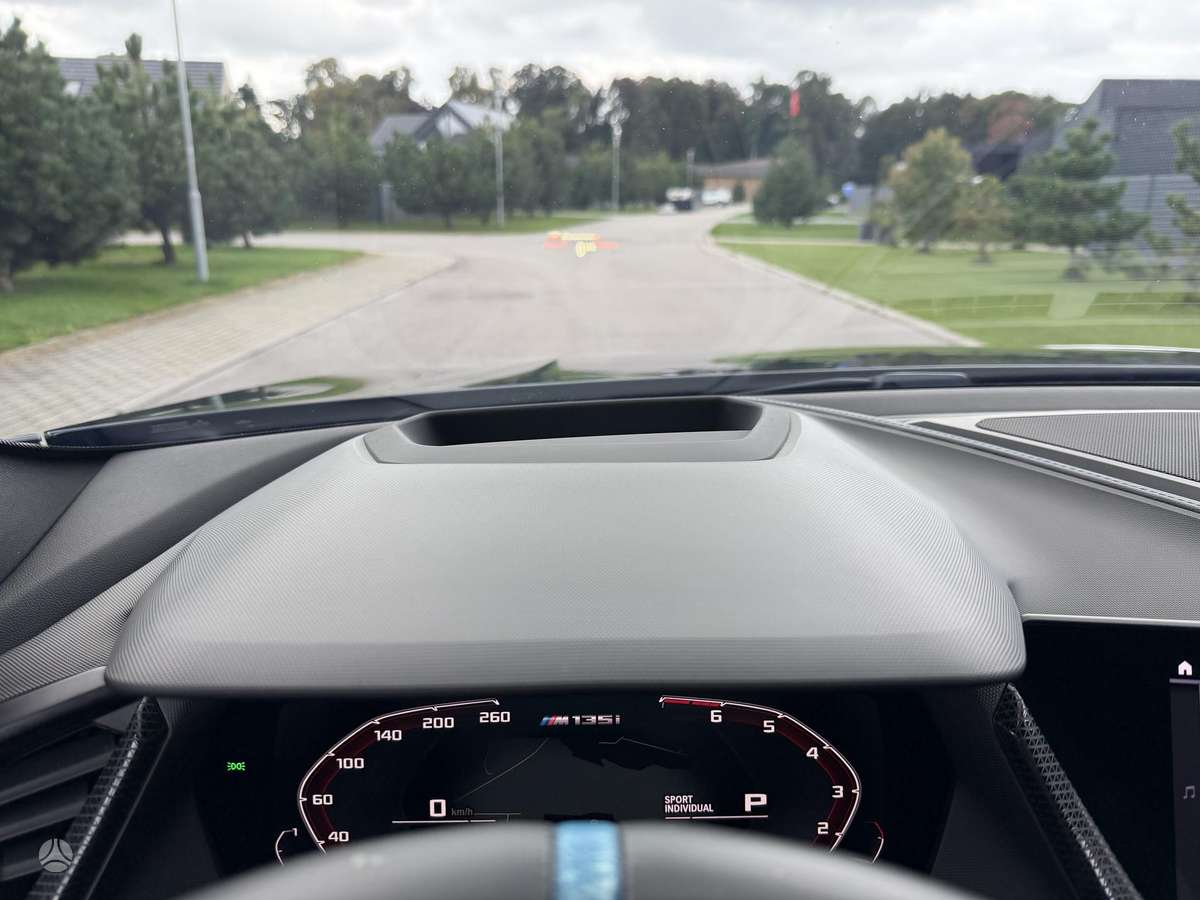 BMW M135, 2.0 l., hatchback