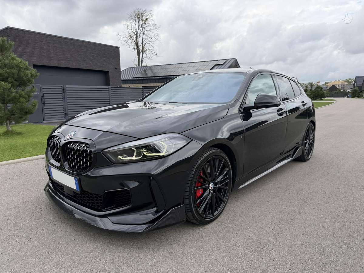 BMW M135, 2.0 l., hatchback