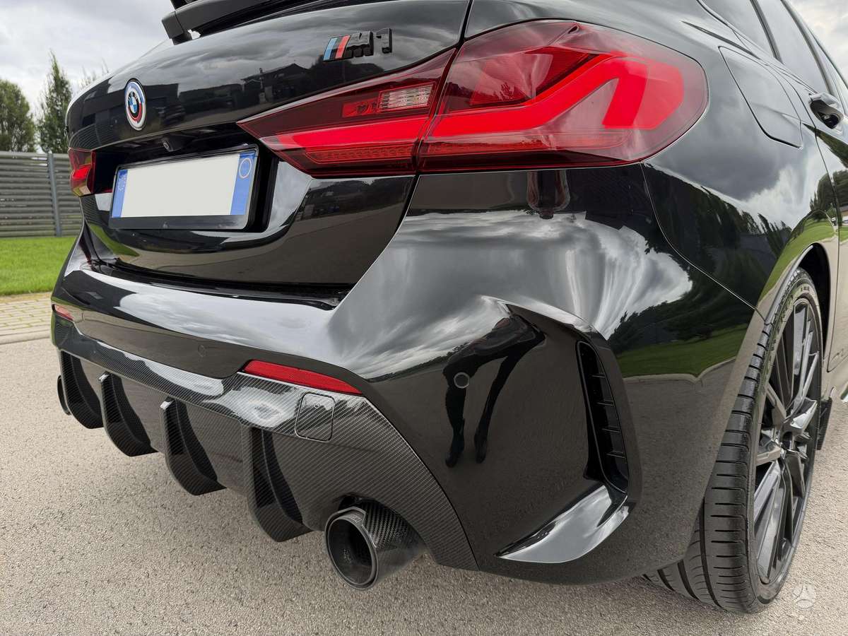 BMW M135, 2.0 l., hatchback