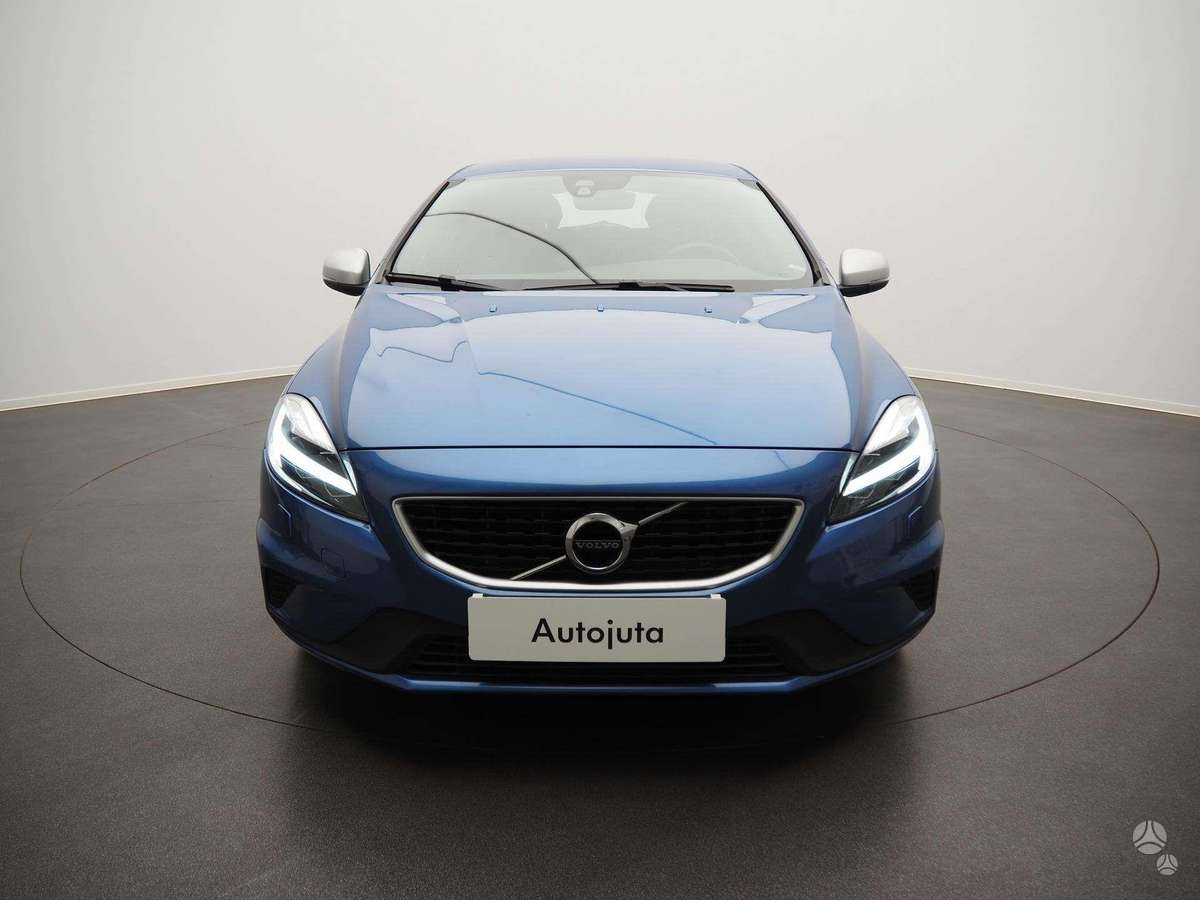 Volvo V40, 2.0 l., hatchback