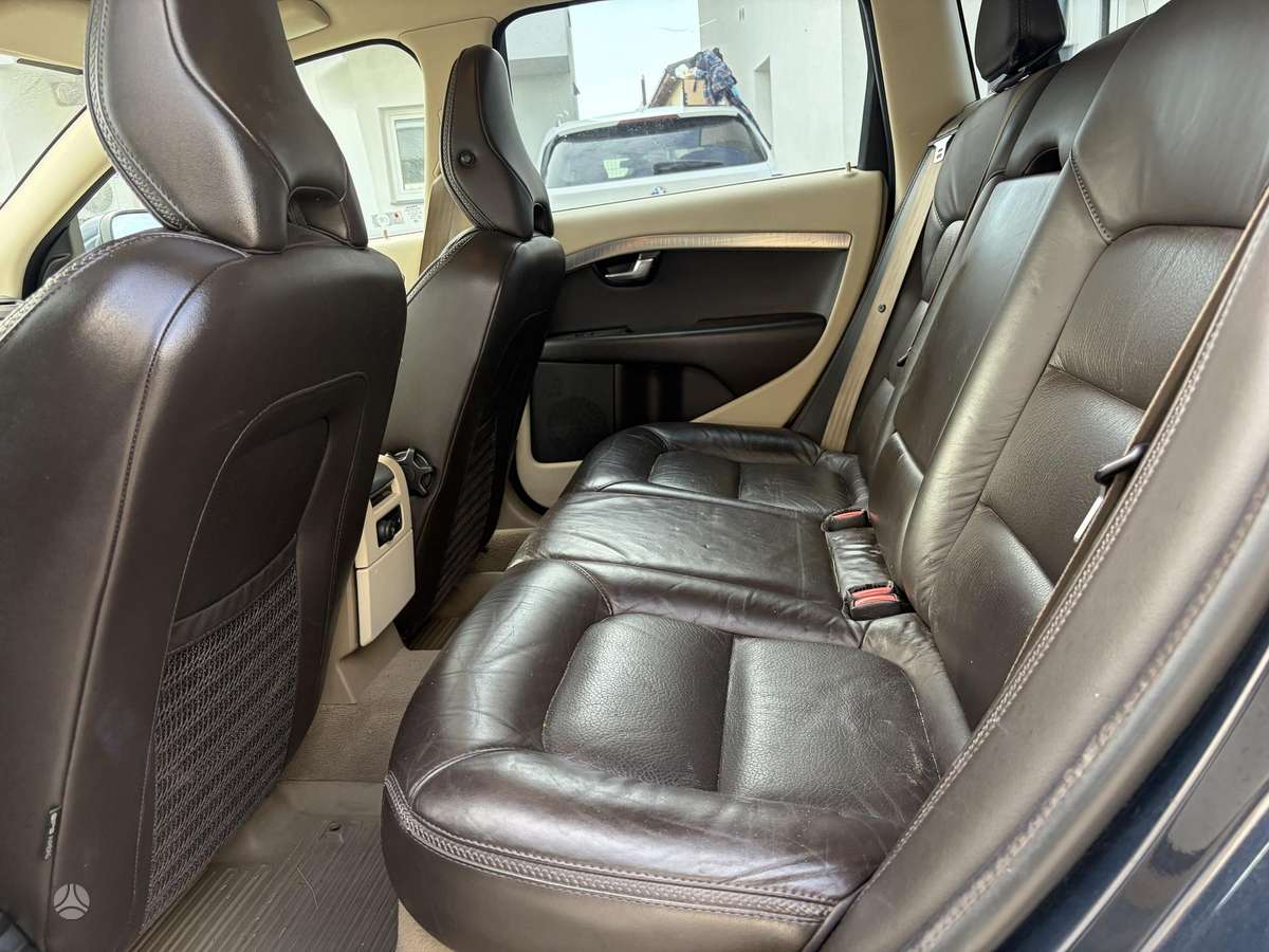 Volvo XC70, 2.4 l., wagon