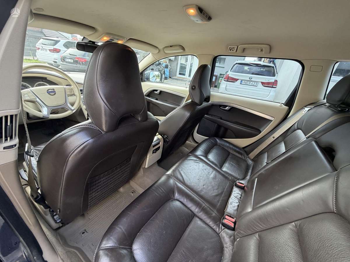 Volvo XC70, 2.4 l., wagon
