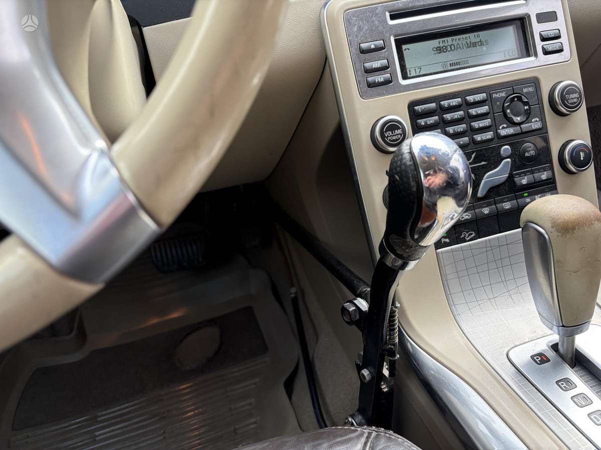 Volvo XC70, 2.4 l., wagon