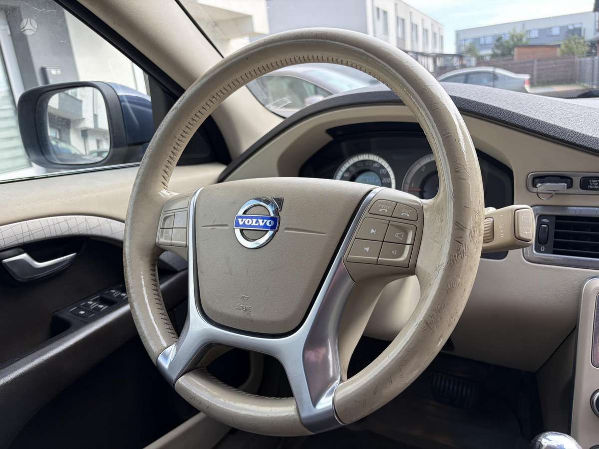 Volvo XC70, 2.4 l., wagon