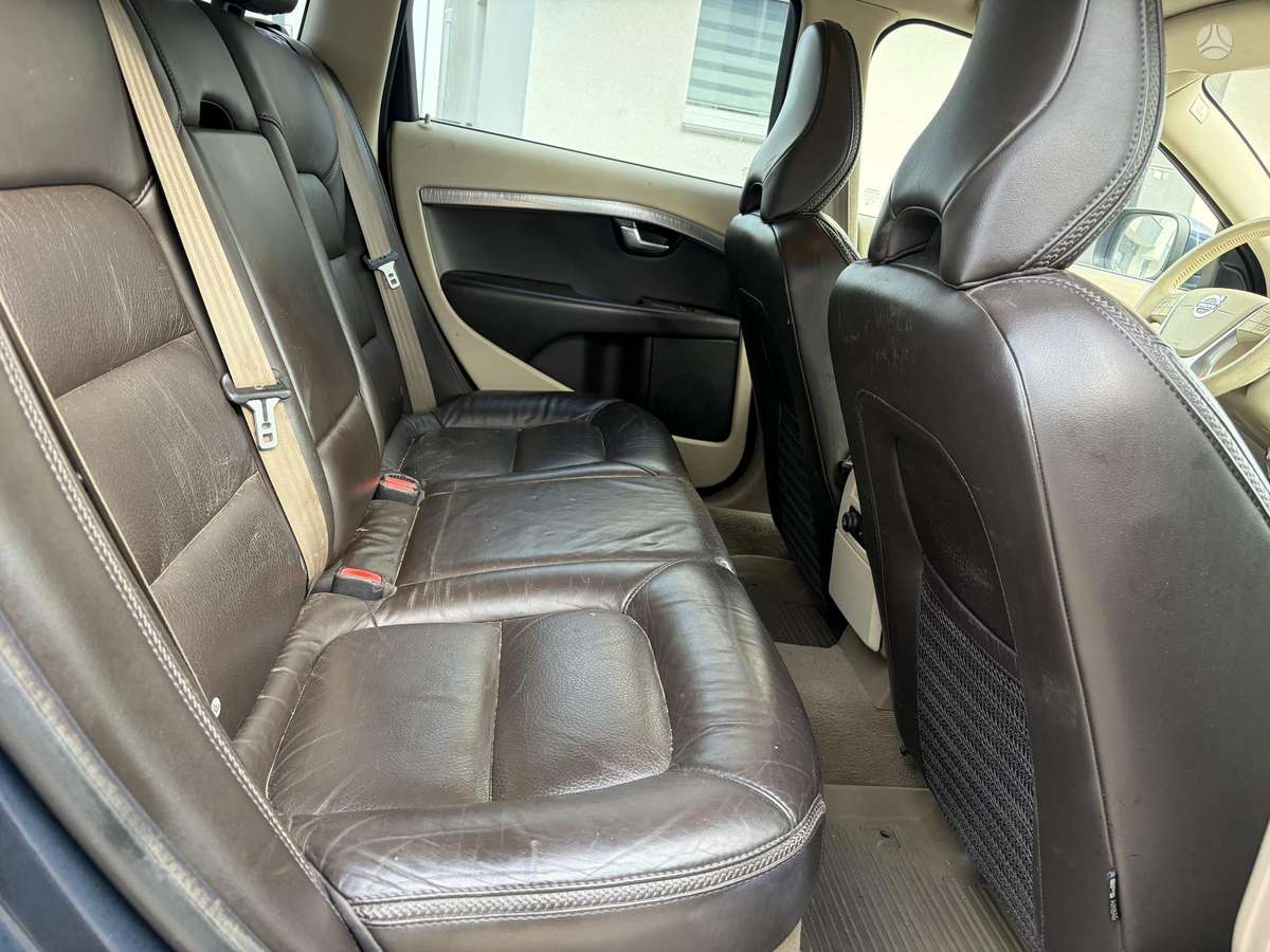 Volvo XC70, 2.4 l., wagon