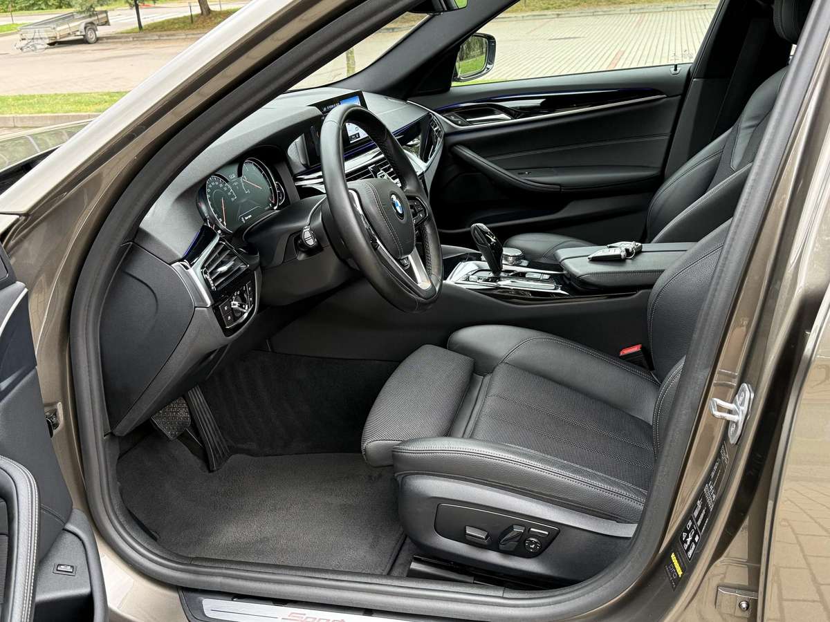 BMW 520, 2.0 l., Седан