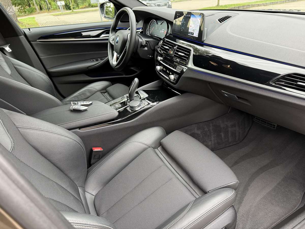 BMW 520, 2.0 l., Седан