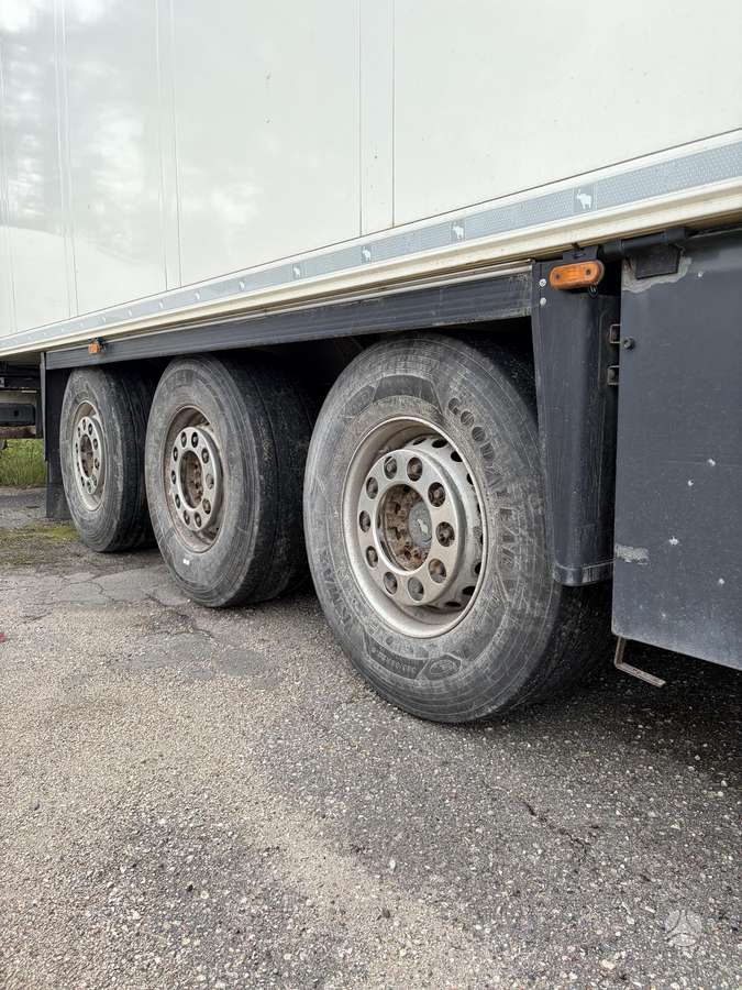 Schmitz SKO24, refrigerated