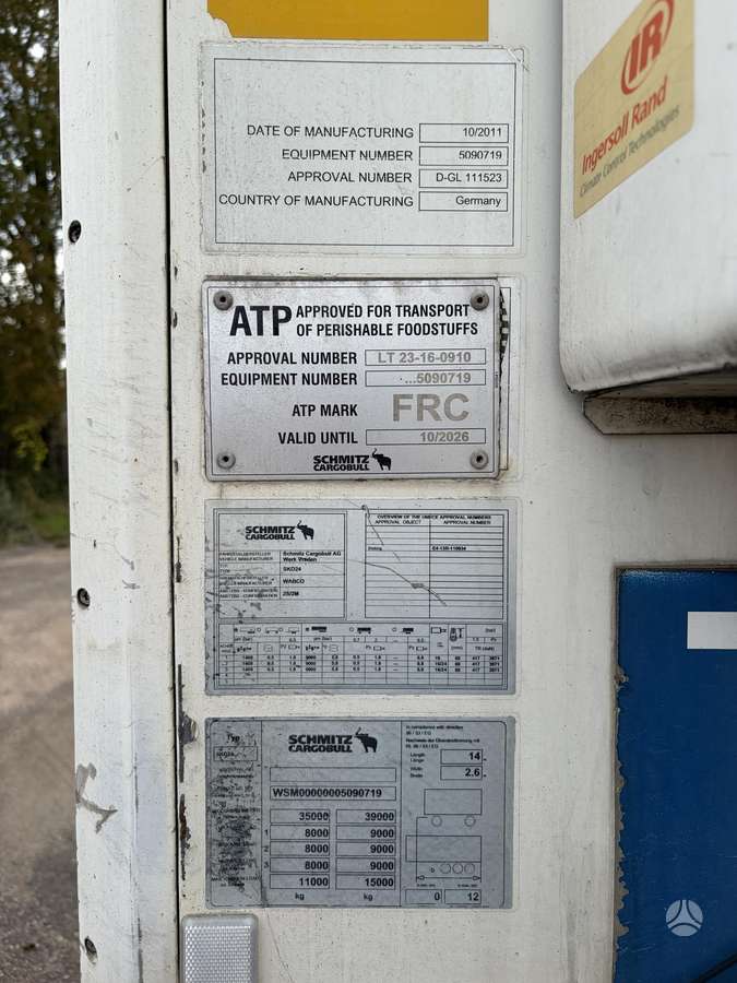 Schmitz SKO24, refrigerated