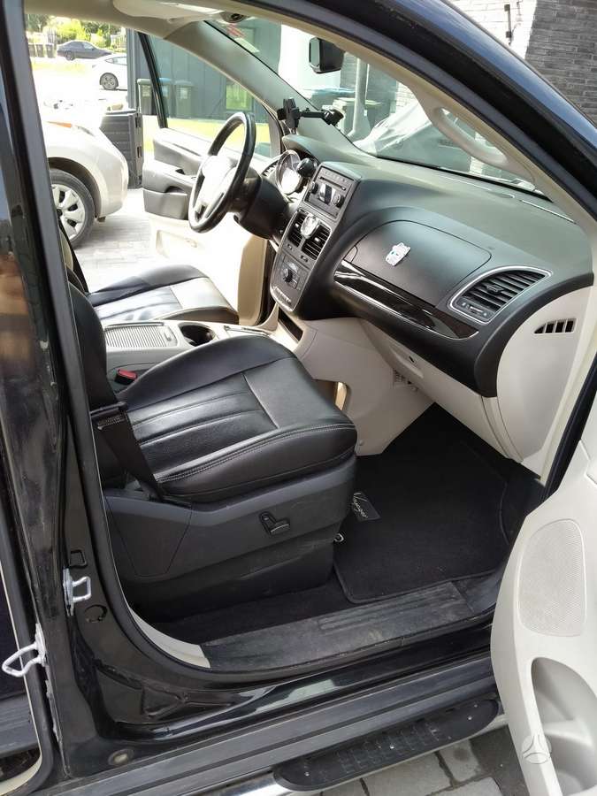 Lancia Voyager, 2.8 l., Минивэн