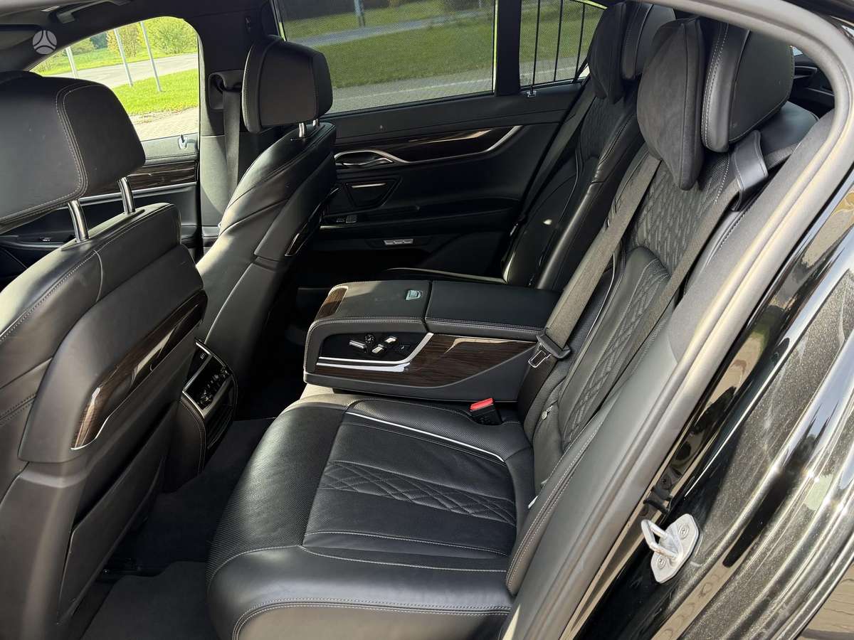 BMW 730, 3.0 l., Седан