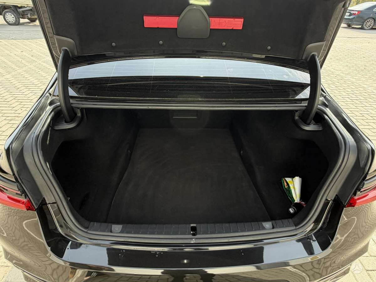 BMW 730, 3.0 l., Седан