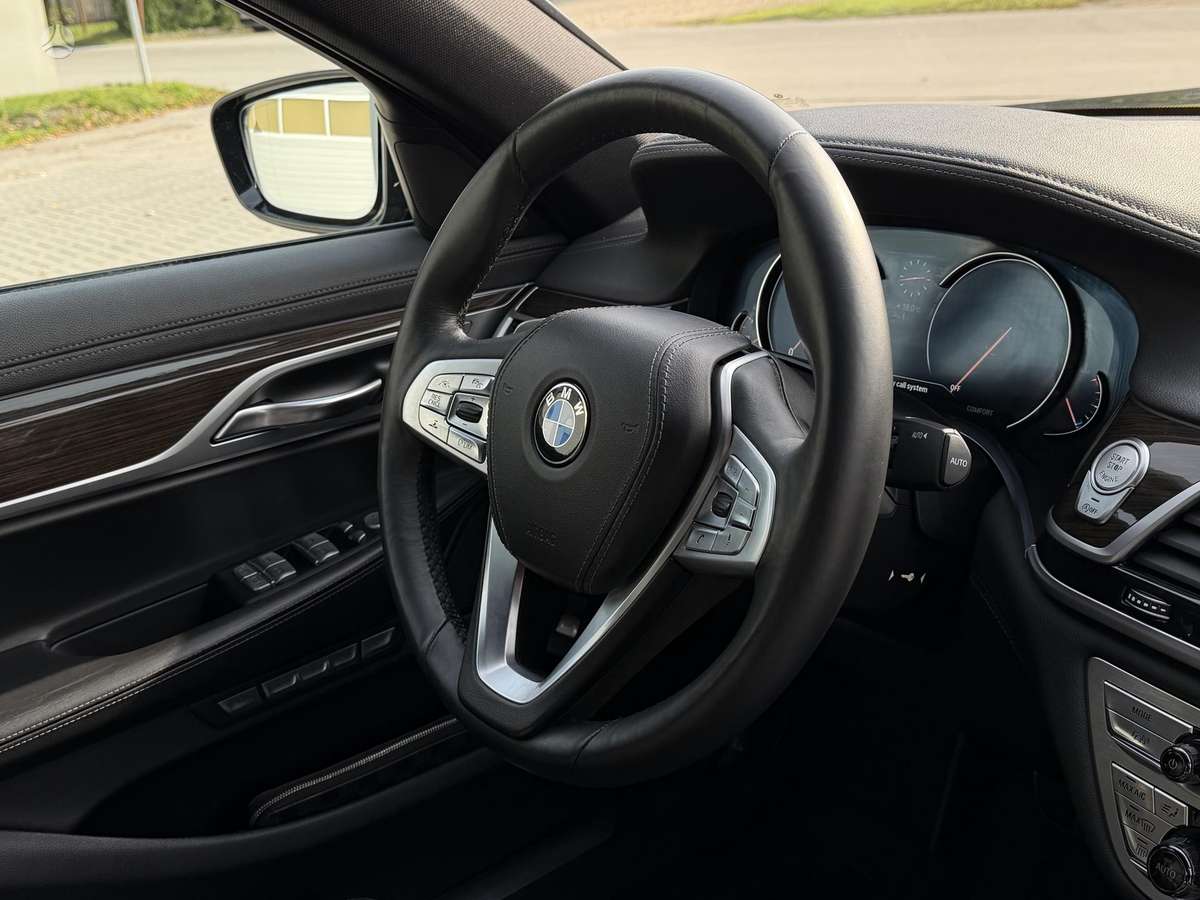 BMW 730, 3.0 l., Седан