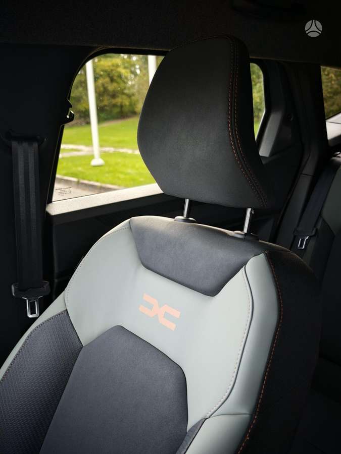 Dacia Duster, 1.6 l., Хэтчбек