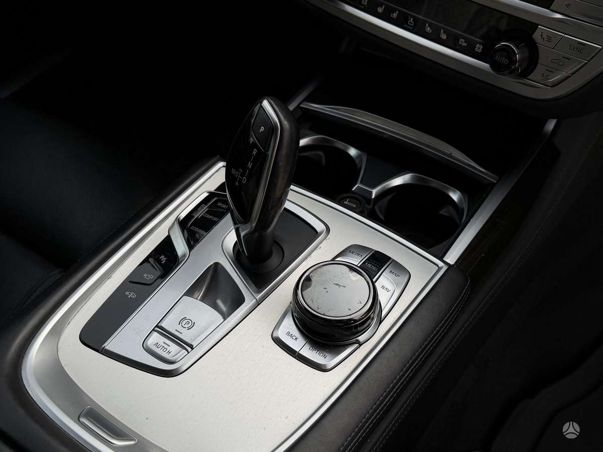 BMW 730, 3.0 l., Седан