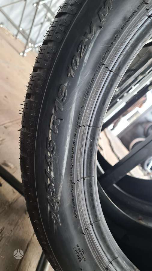 Pirelli SottoZero, winter 245/45 R19