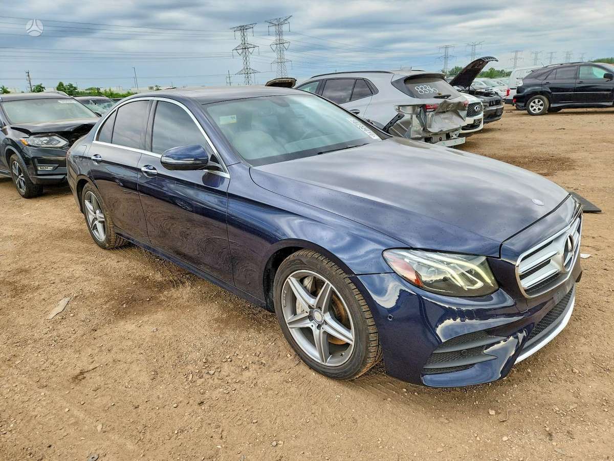 Mercedes-Benz E300, 2.0 l., Седан
