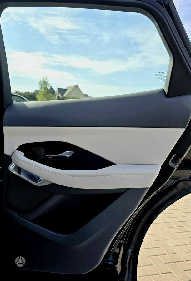 Jaguar E-Pace, 2.0 l., off-road / crossover