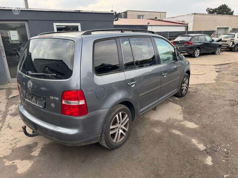 Volkswagen Touran по частям
