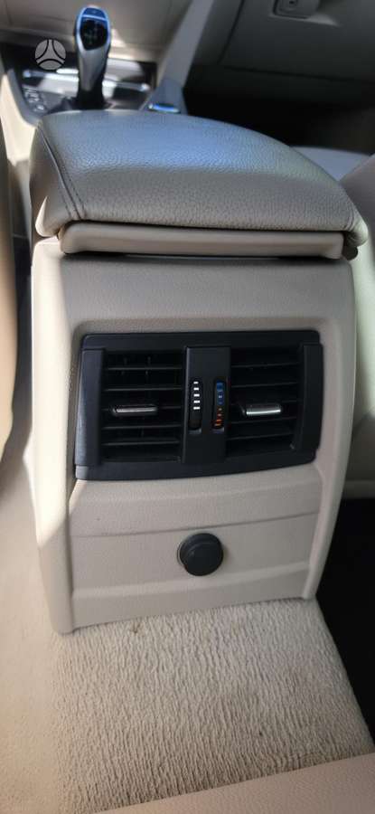 BMW 320, 2.0 l., saloon / sedan