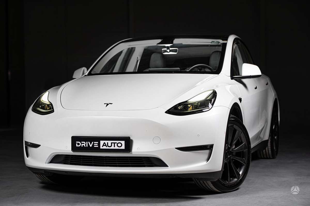 Tesla Model Y, 81 kWh, off-road / crossover