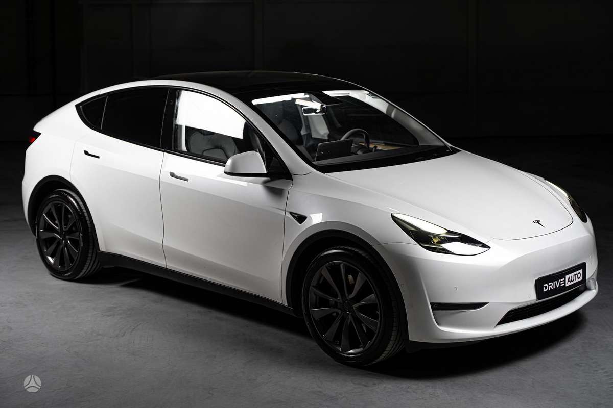 Tesla Model Y, 81 kWh, off-road / crossover