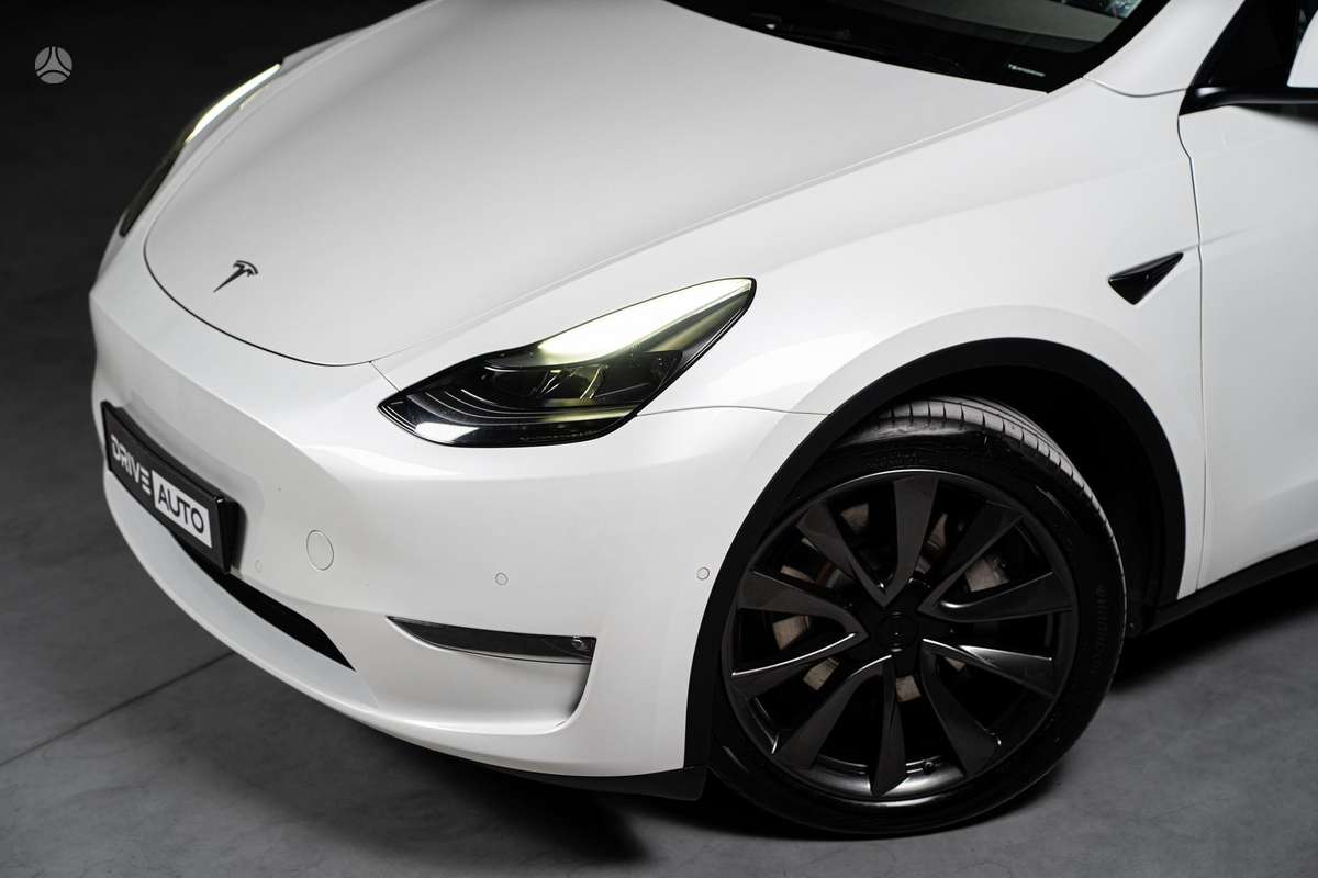 Tesla Model Y, 81 kWh, off-road / crossover