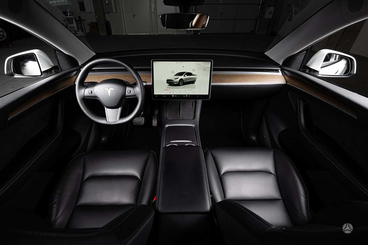 Tesla Model Y, 81 kWh, off-road / crossover