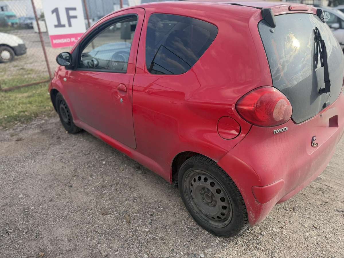 Toyota Aygo, 1.0 l., hatchback