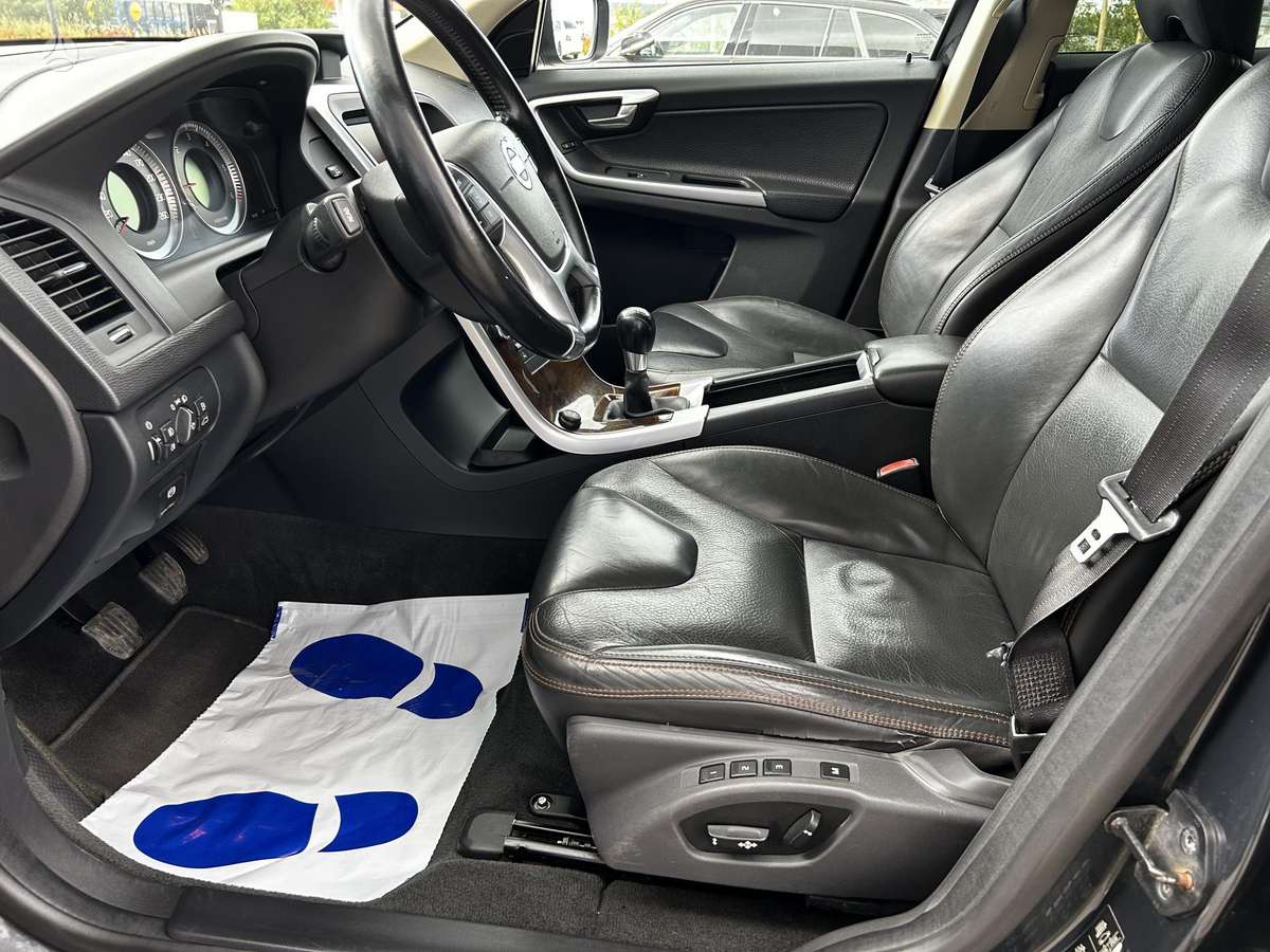 Volvo XC60, 2.4 l., Минивэн