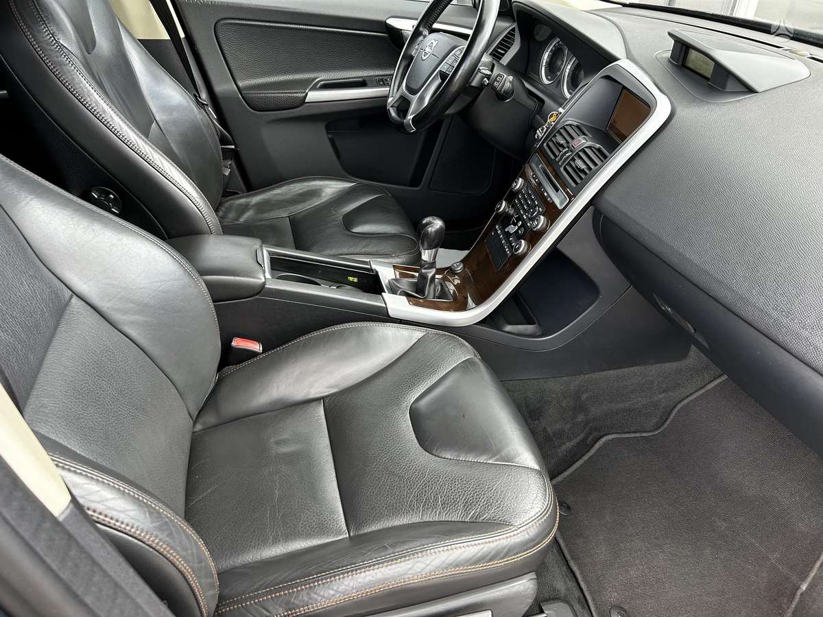 Volvo XC60, 2.4 l., Минивэн