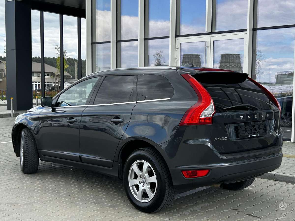 Volvo XC60, 2.4 l., Минивэн