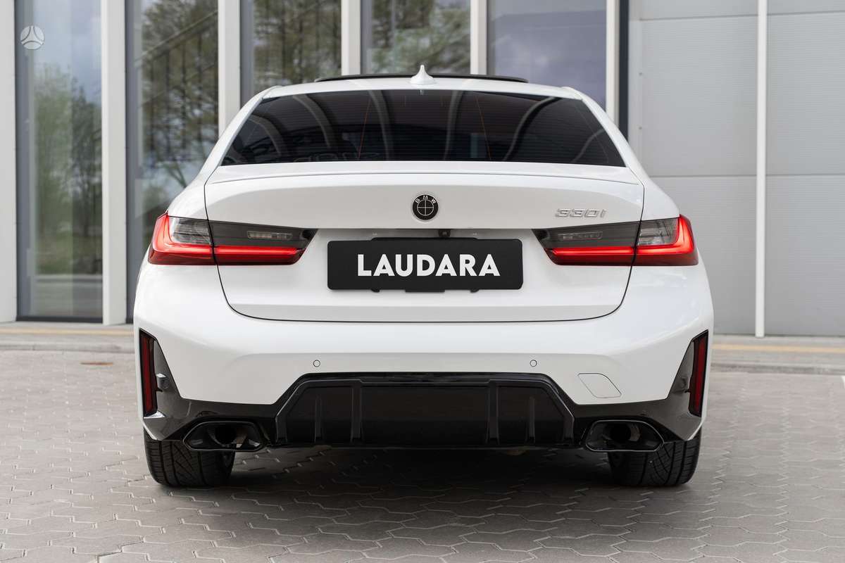 BMW 330, 2.0 l., Седан