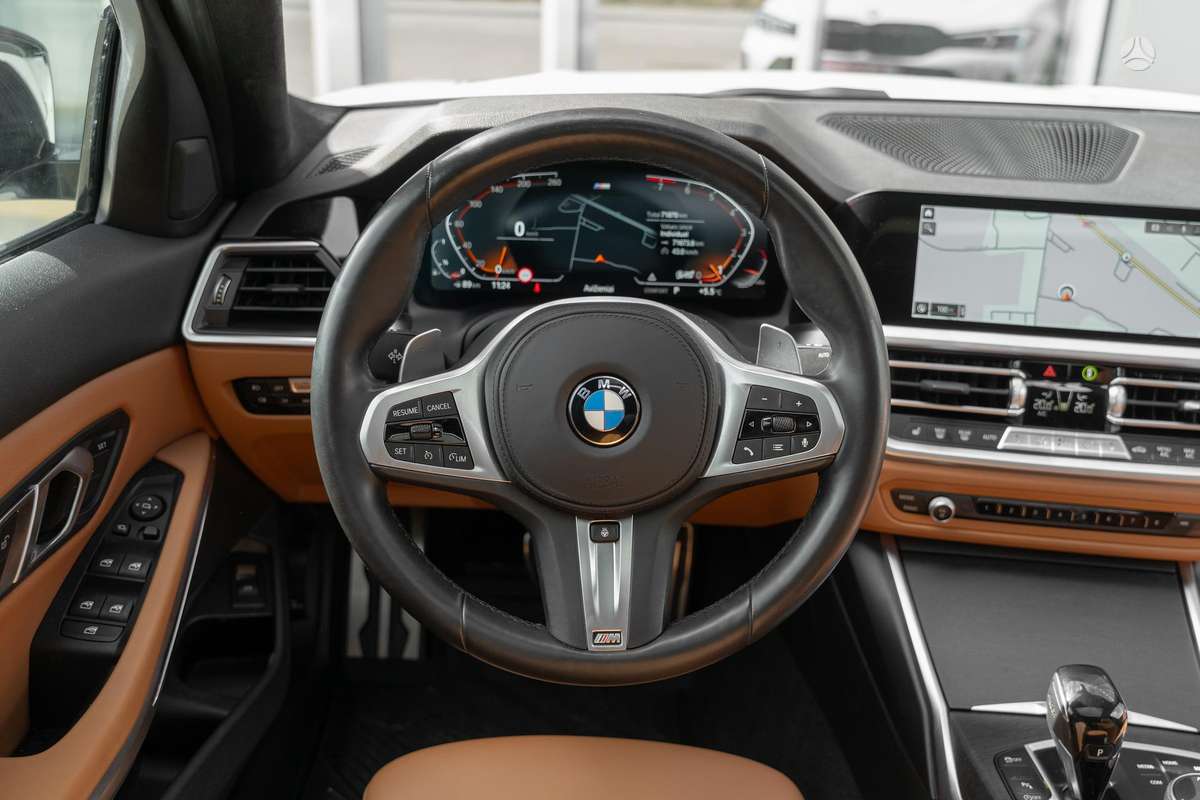 BMW 330, 2.0 l., Седан
