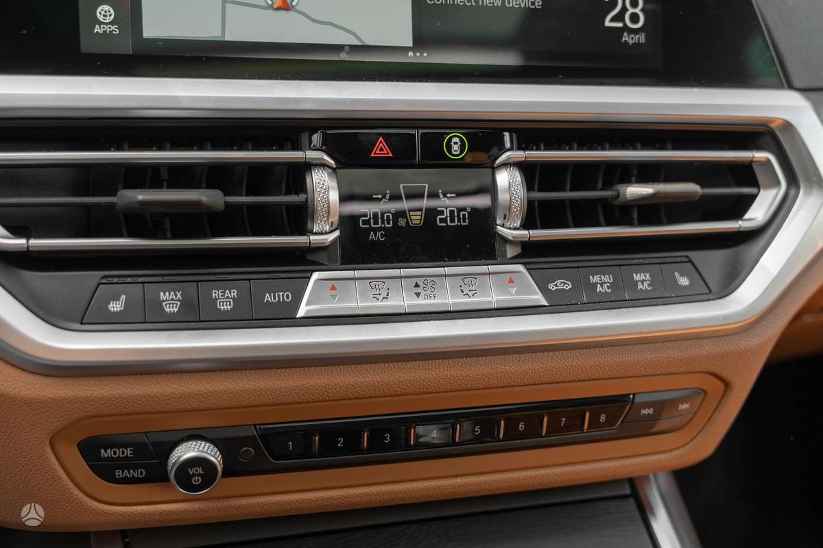 BMW 330, 2.0 l., Седан