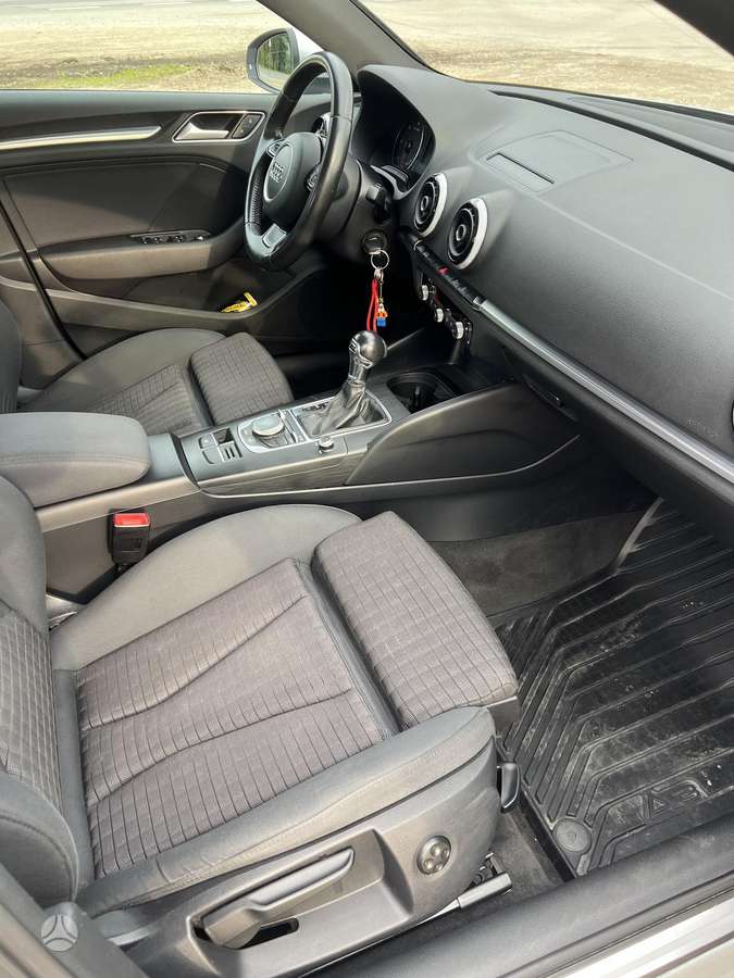 Audi A3, 1.6 l., Седан