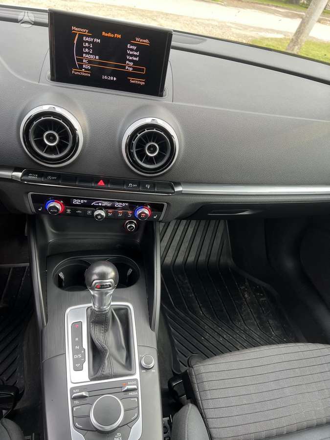 Audi A3, 1.6 l., sedanas