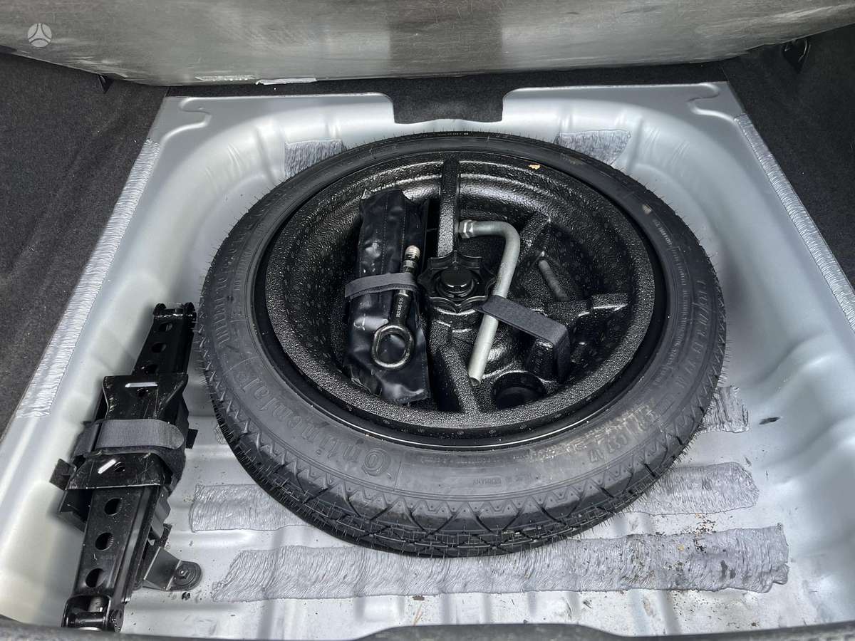 Audi A3, 1.6 l., sedanas