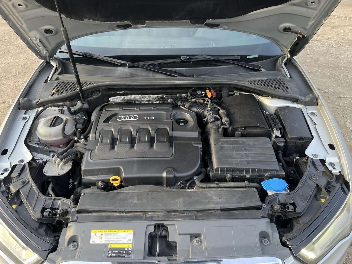 Audi A3, 1.6 l., Седан
