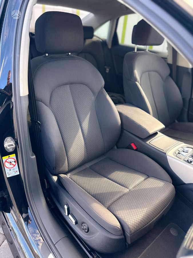 Audi A6, 2.0 l., Седан