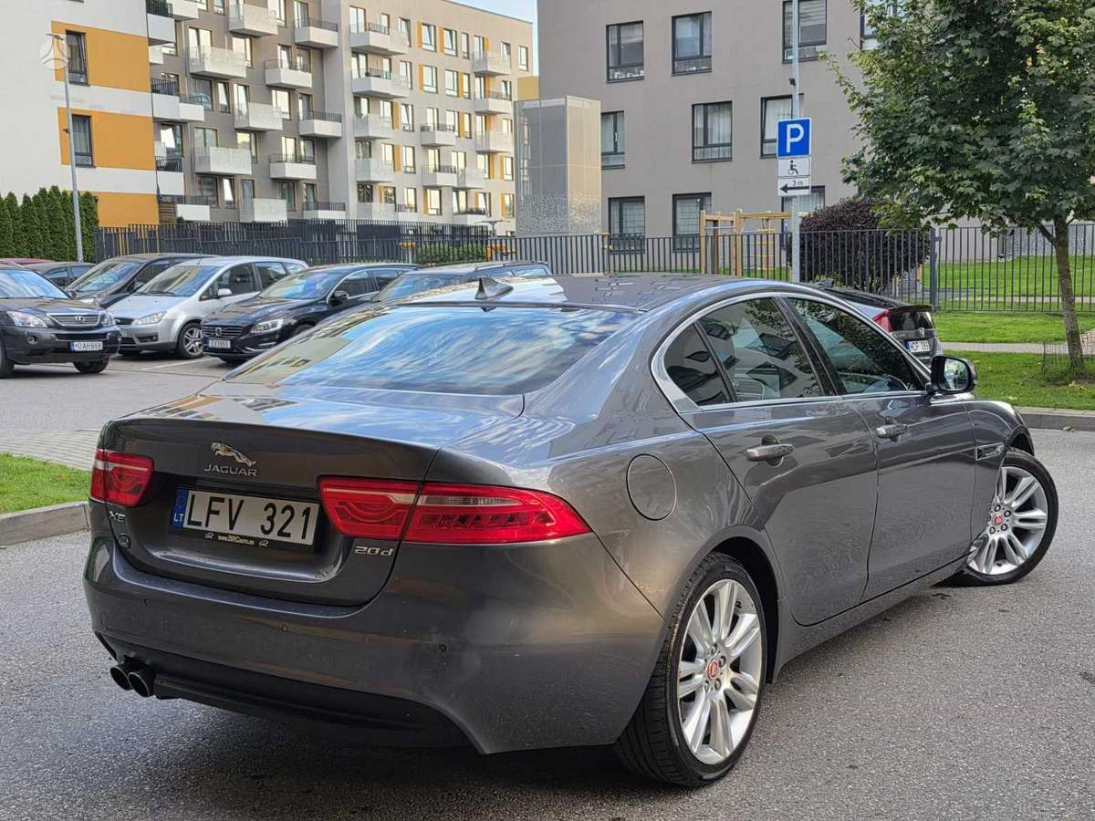 Jaguar XE, 2.0 l., Седан