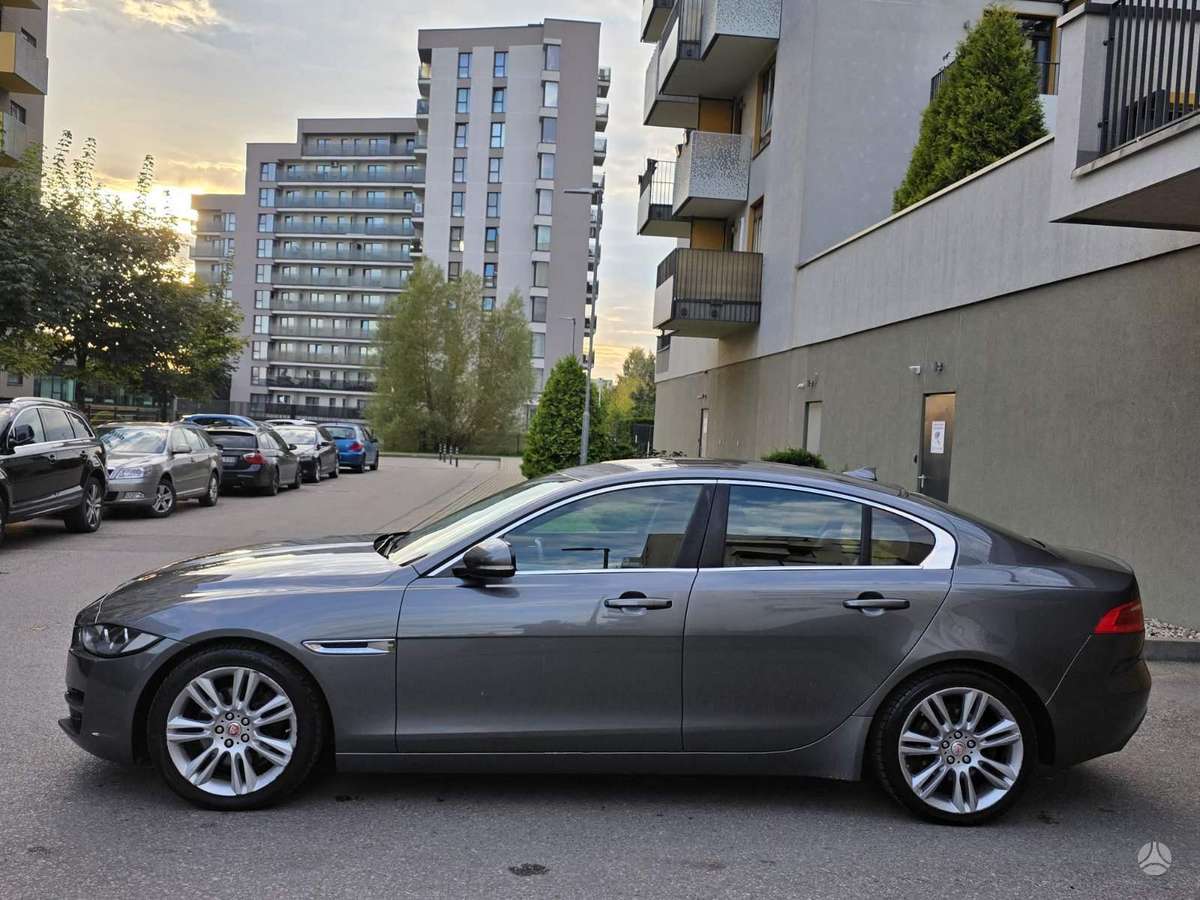 Jaguar XE, 2.0 l., Седан