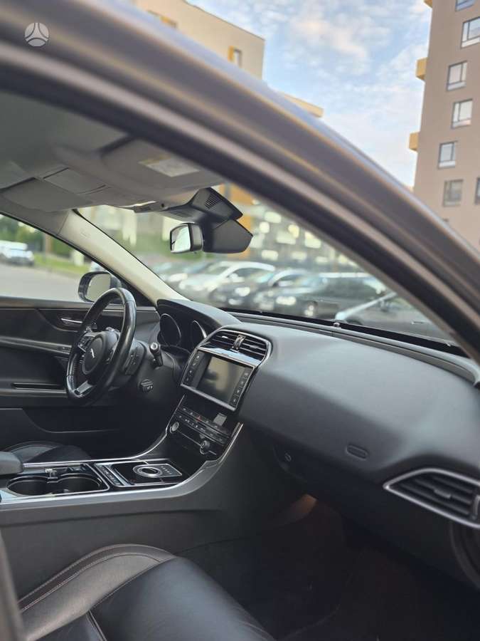 Jaguar XE, 2.0 l., Седан